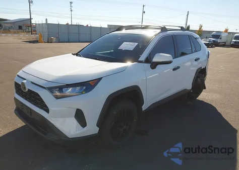 2019 Toyota Rav4 Le z USA, uszkodzony, nr VIN JTMG1RFV5KD036006